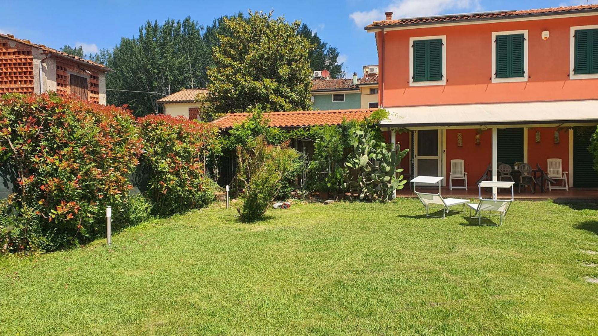 La Casa Delle Buone Letture Villa Lucca Kültér fotó
